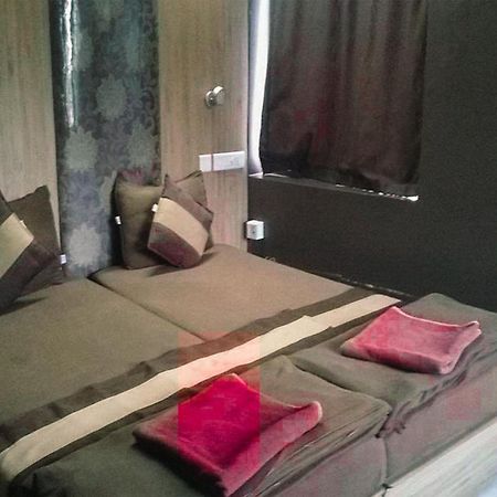 The Kei Inn & Suites Hotel Near Salt Lake Calcutta Exteriör bild