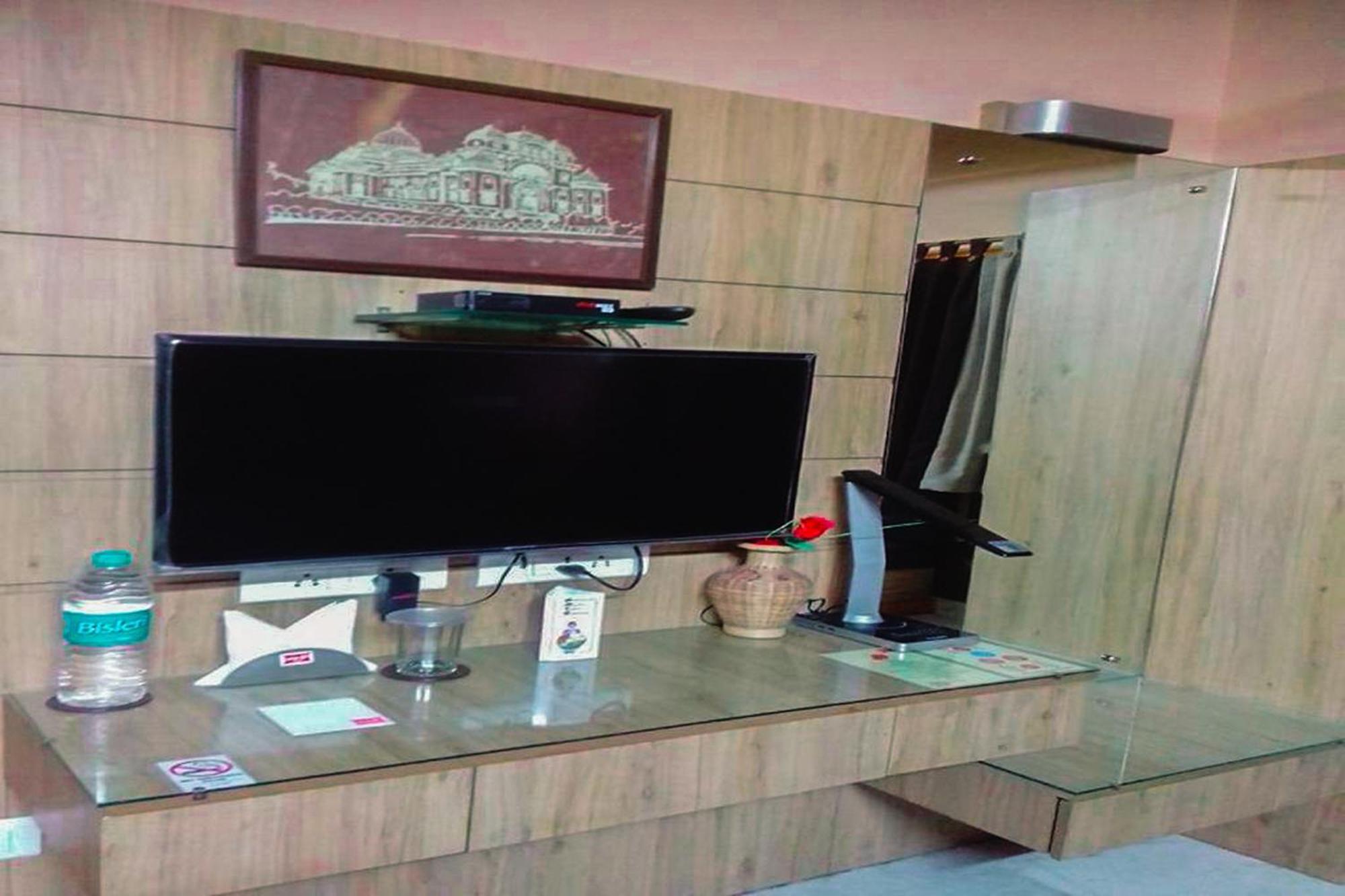 The Kei Inn & Suites Hotel Near Salt Lake Calcutta Exteriör bild