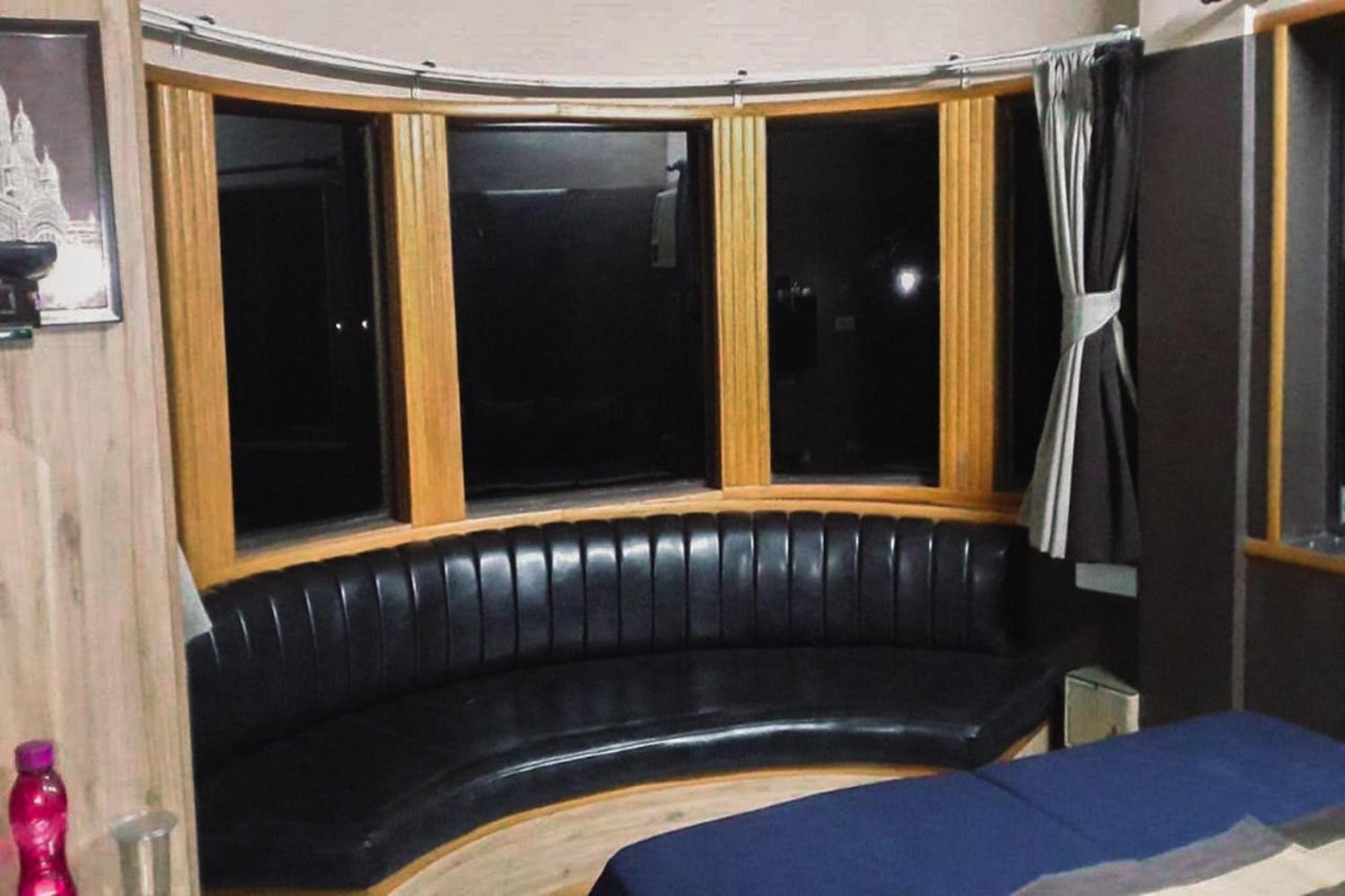 The Kei Inn & Suites Hotel Near Salt Lake Calcutta Exteriör bild